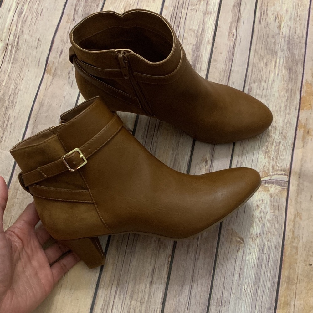 GH Bass & Co | Tan Booties